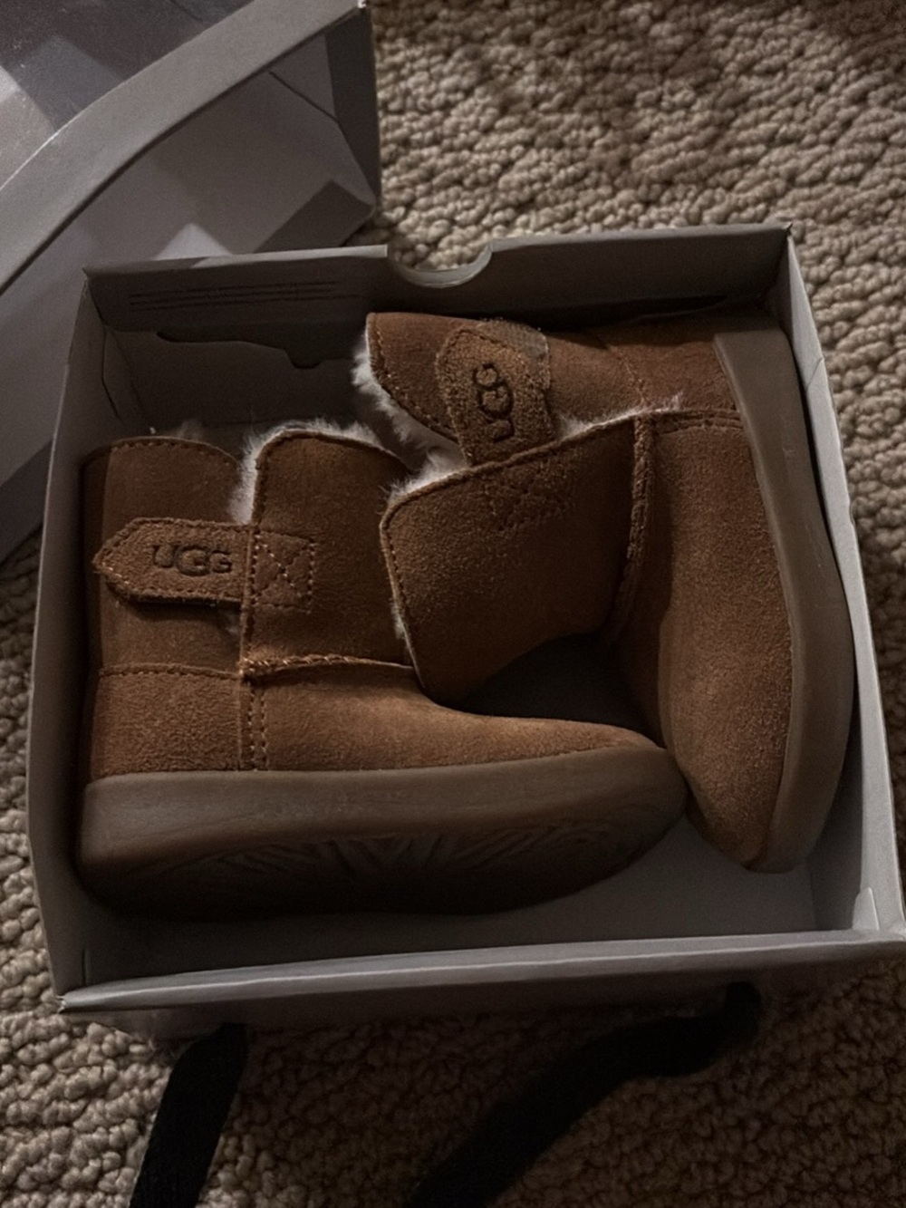 UGG Infant Keelan Shoes in Chestnut